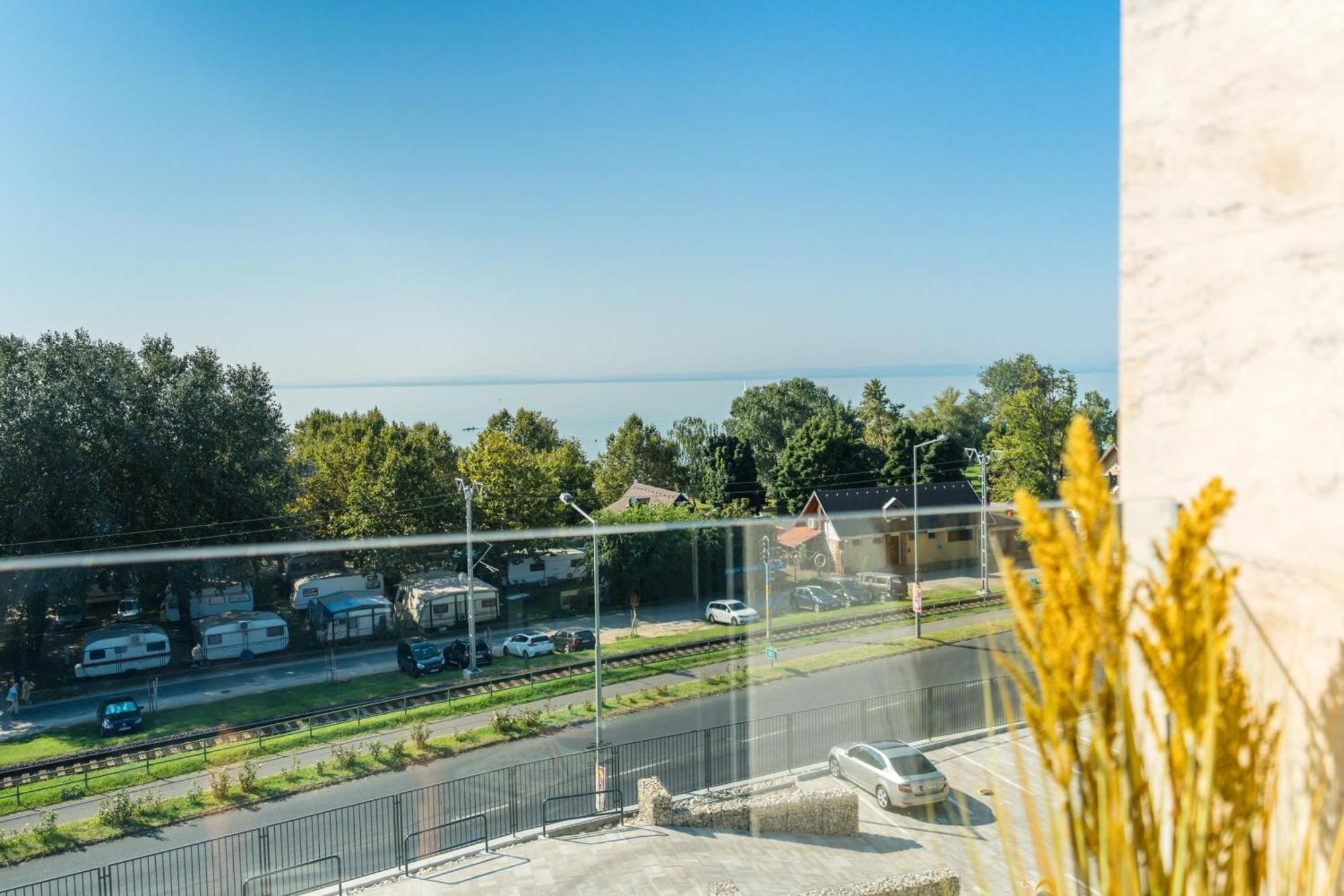 Club Panorama Lake View Apartment Alsoors Exterior photo